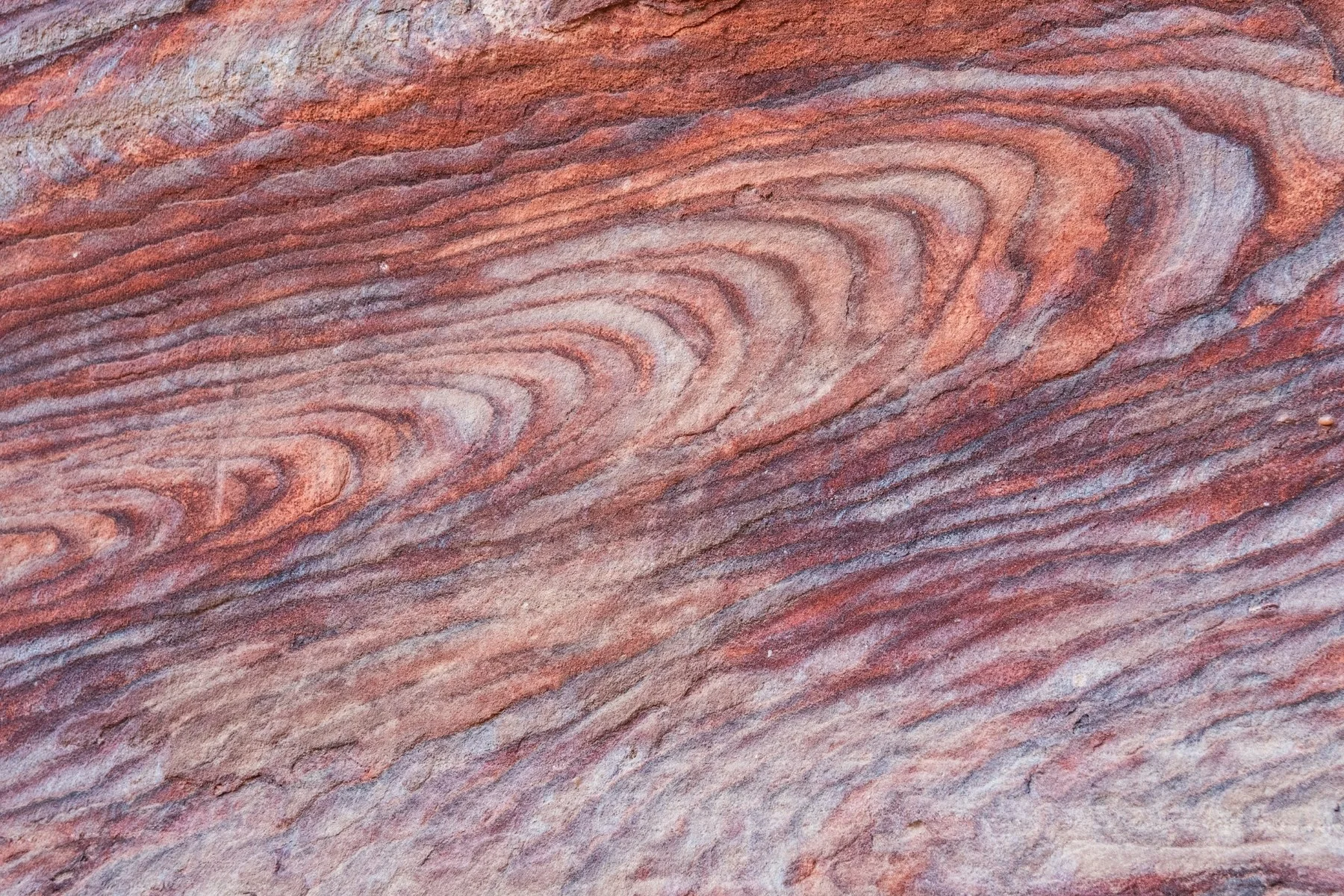 Dettaglio astratto delle stratificazioni della roccia